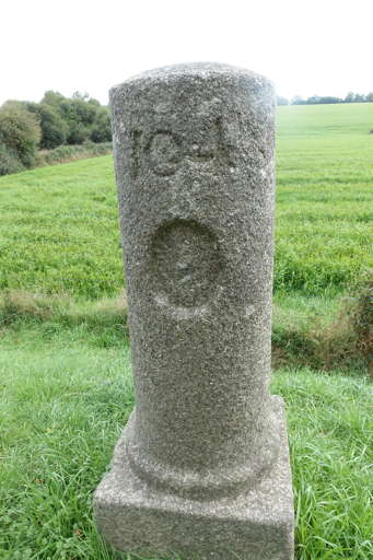 Borne royale Saint-Denis-sur-Sarthon